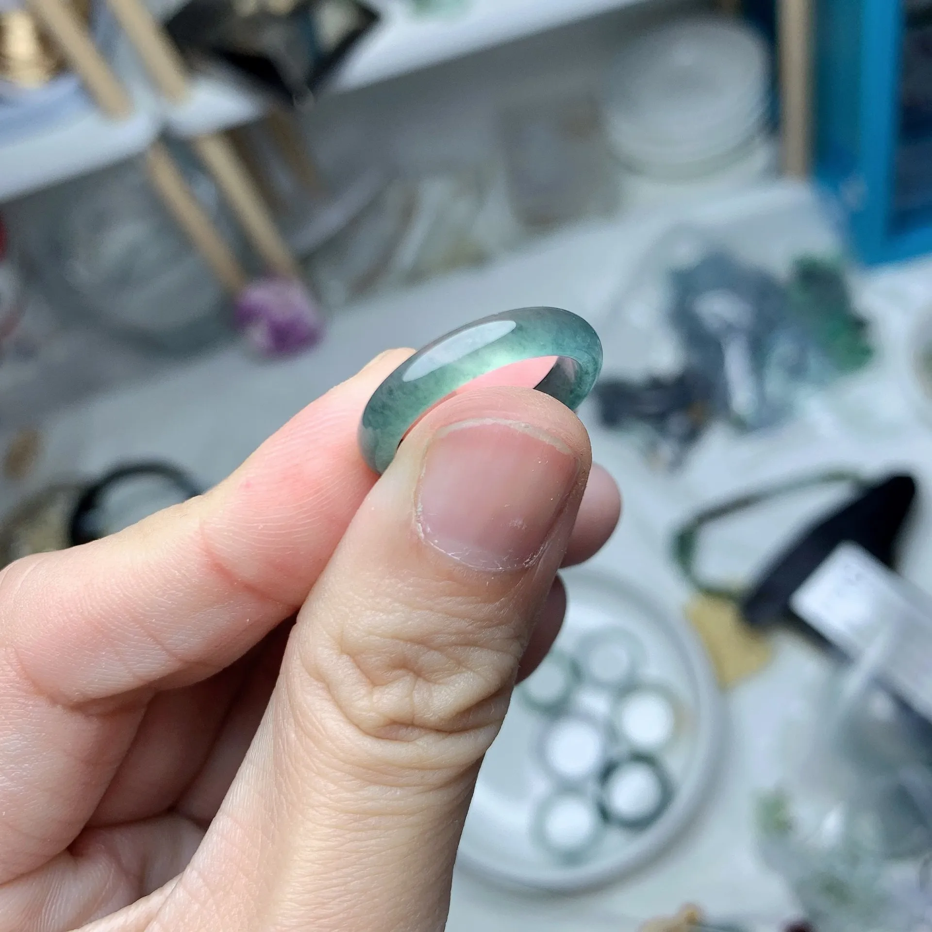 冰綠漸變翡翠戒圈[港碼11]