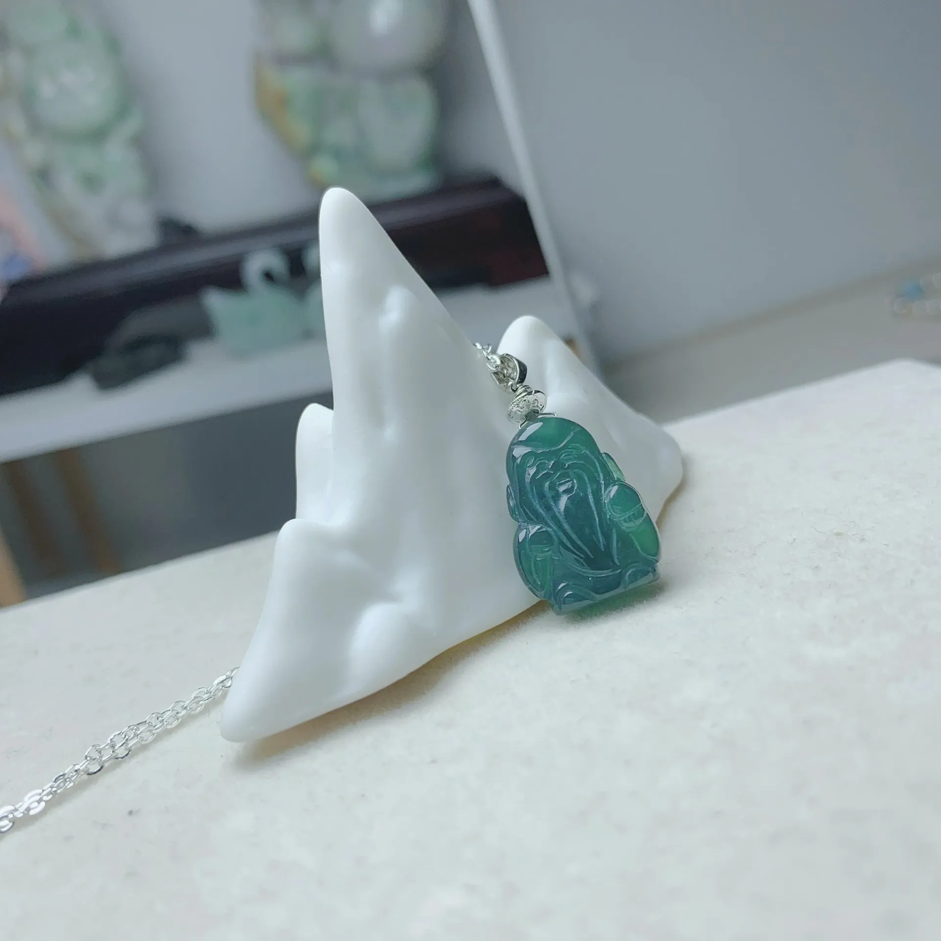 冰藍綠翡翠壽公吊墜