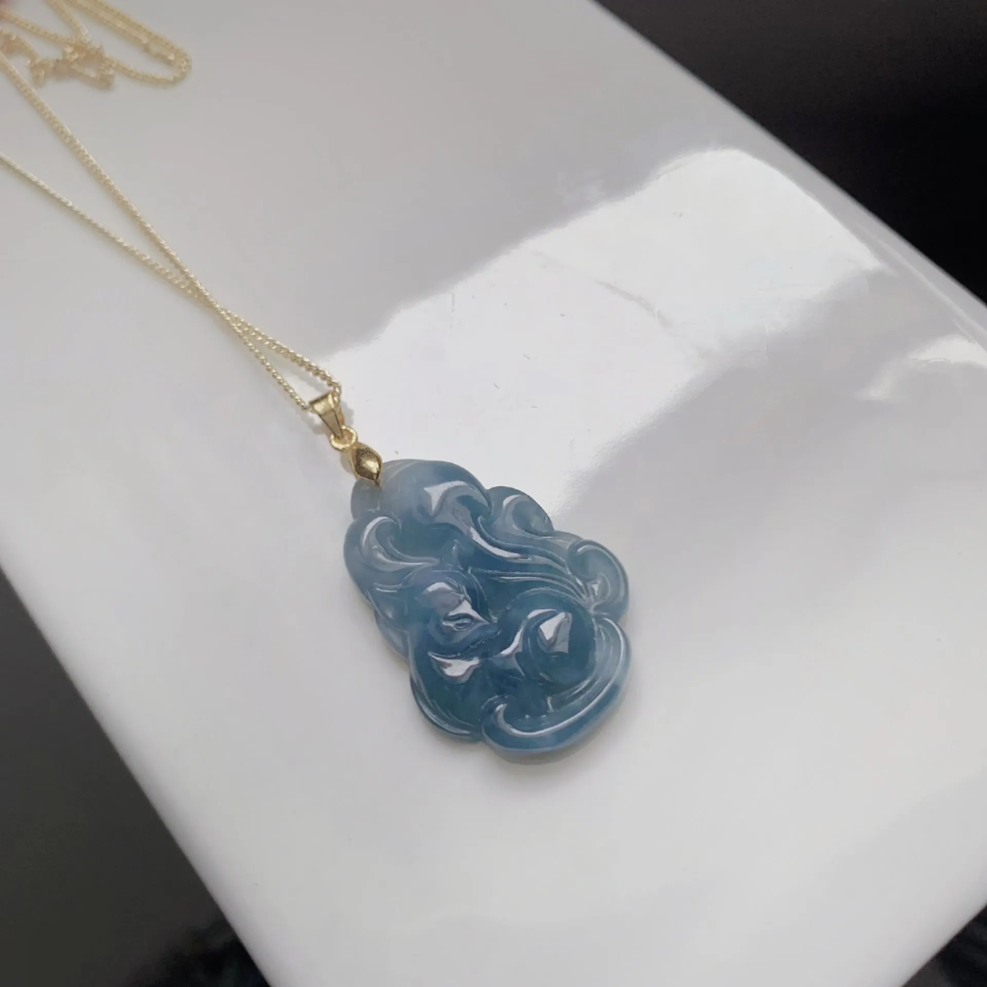 星空紫藍九尾狐翡翠吊墜