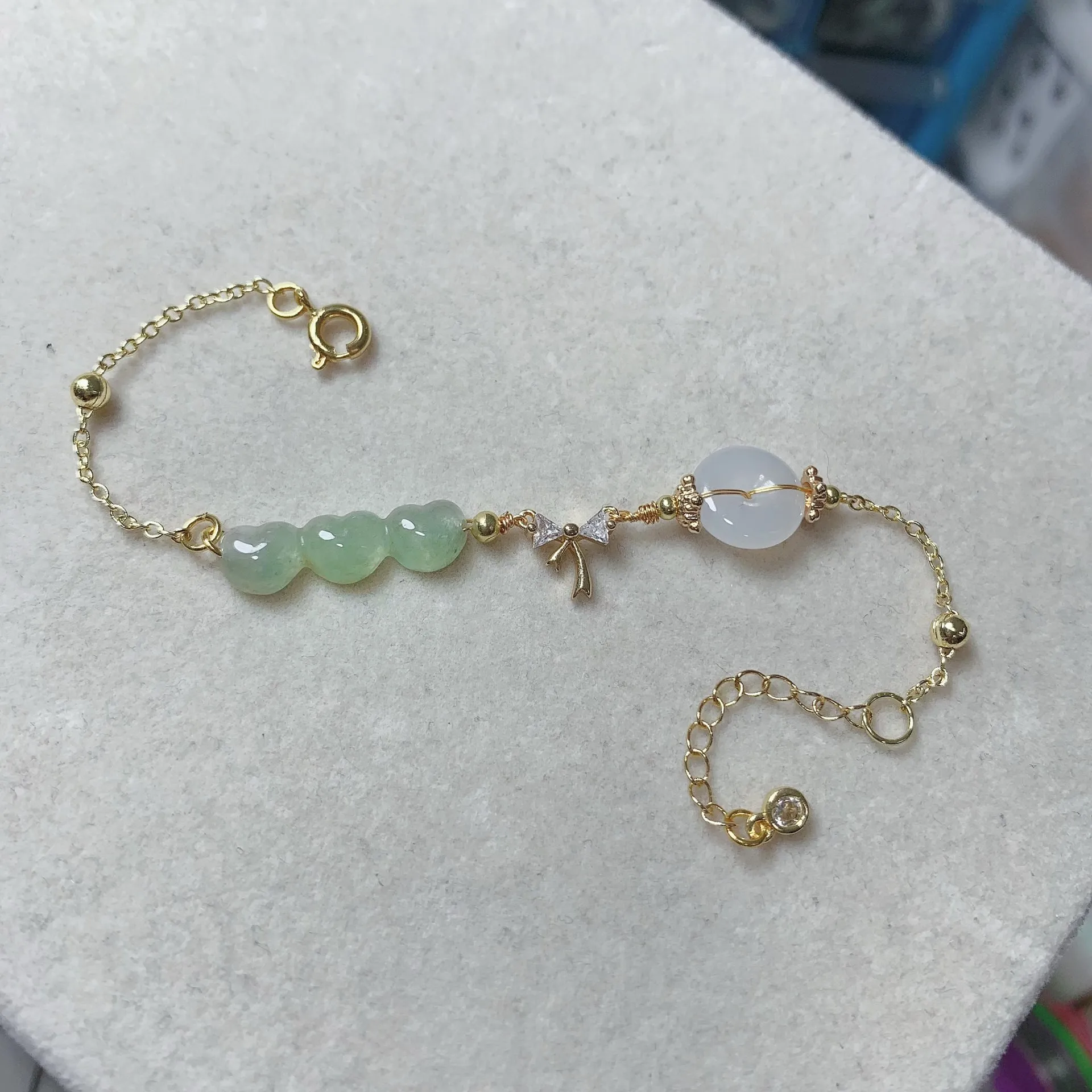 翡翠冰綠愛心 x 白月光平安扣 14K 手鏈