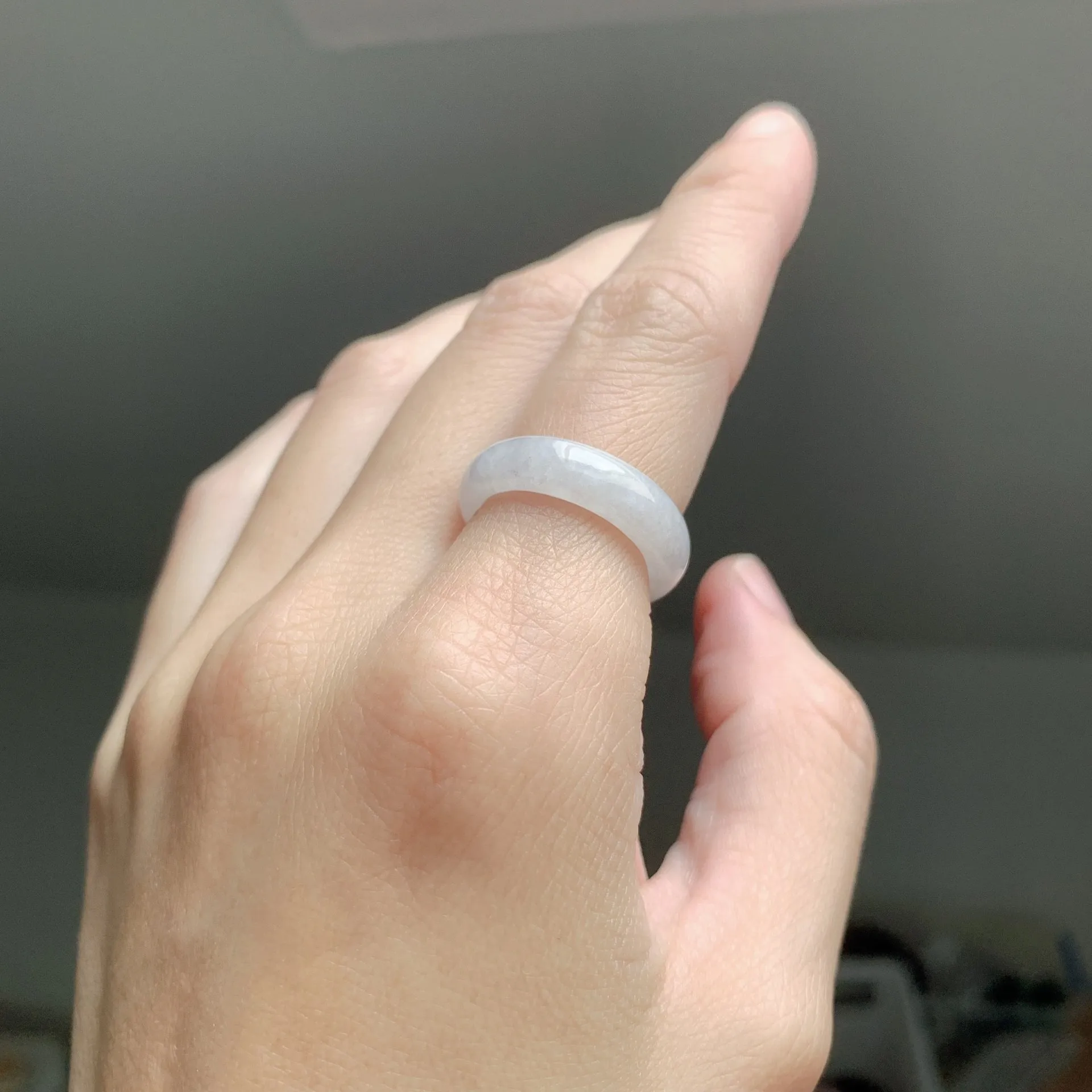 白月光翡翠戒圈