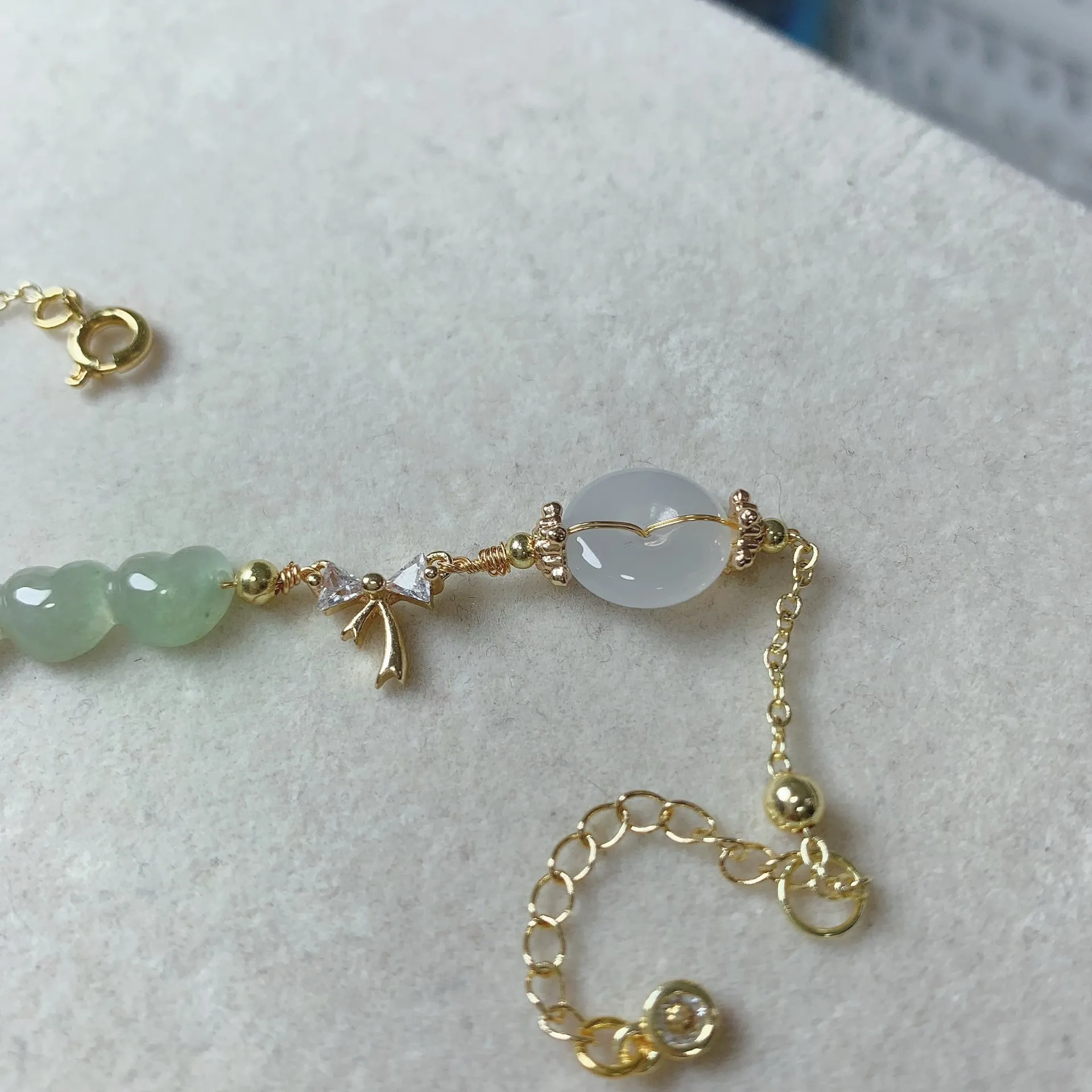 翡翠冰綠愛心 x 白月光平安扣 14K 手鏈