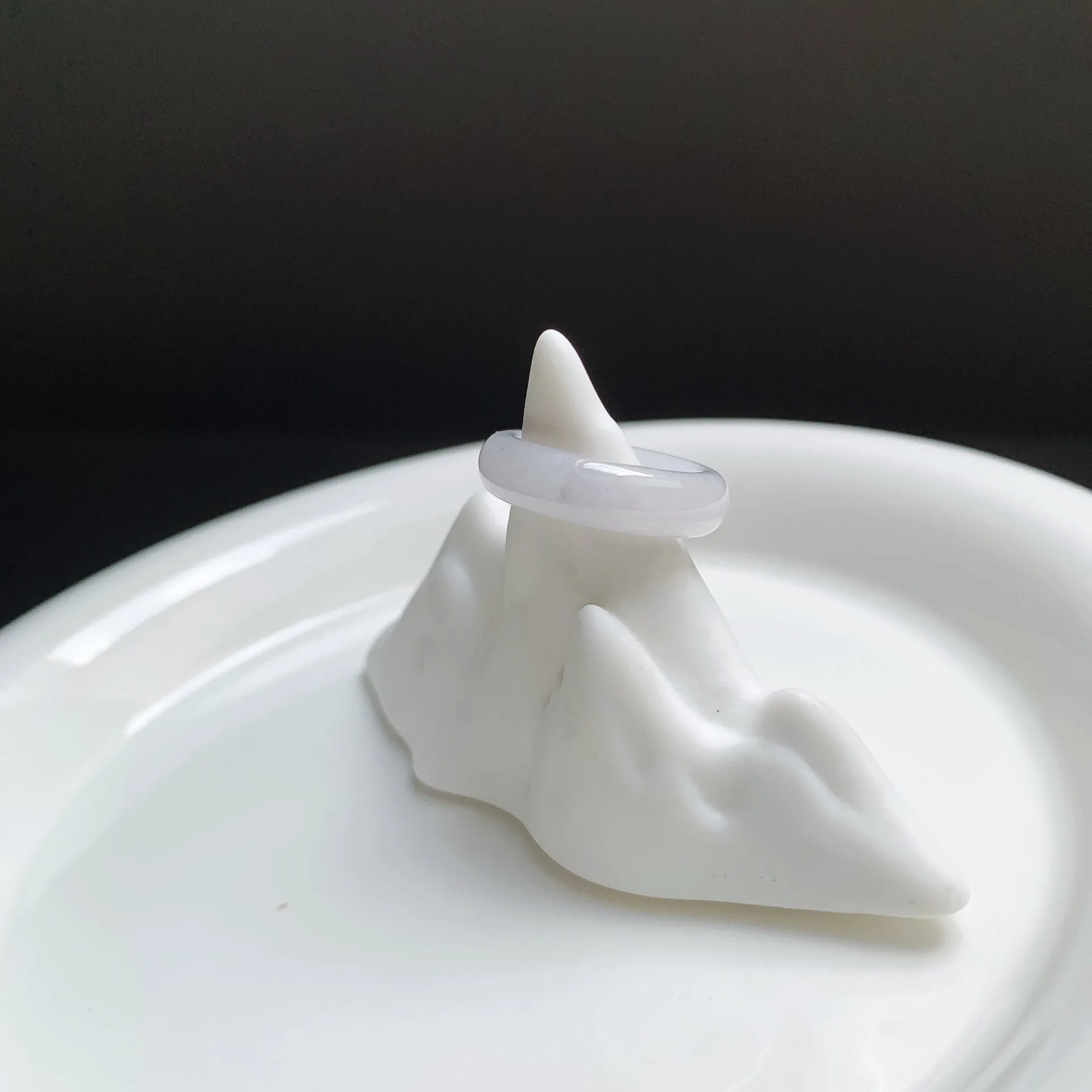 白月光翡翠戒圈