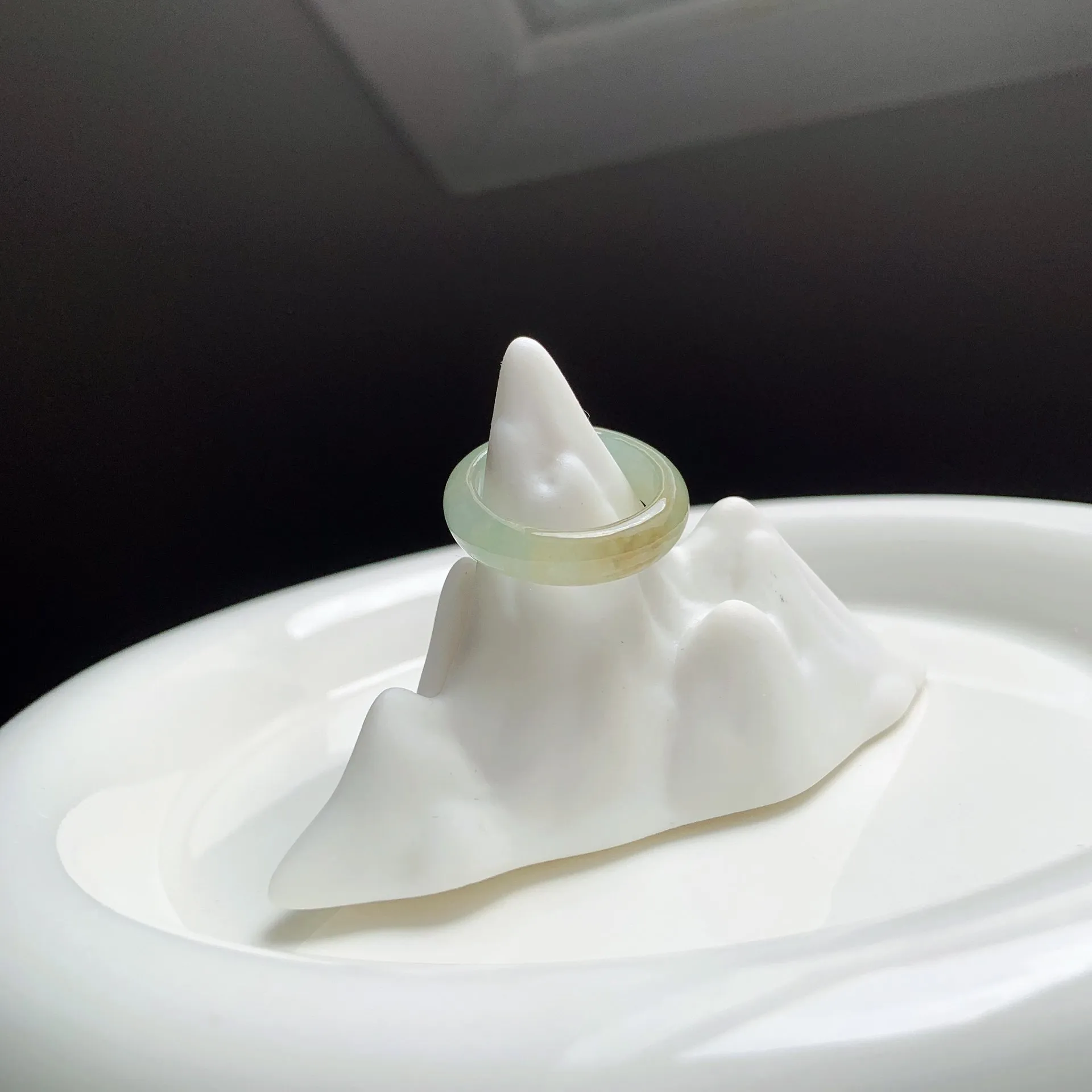 冰黃翡飄花翡翠戒圈