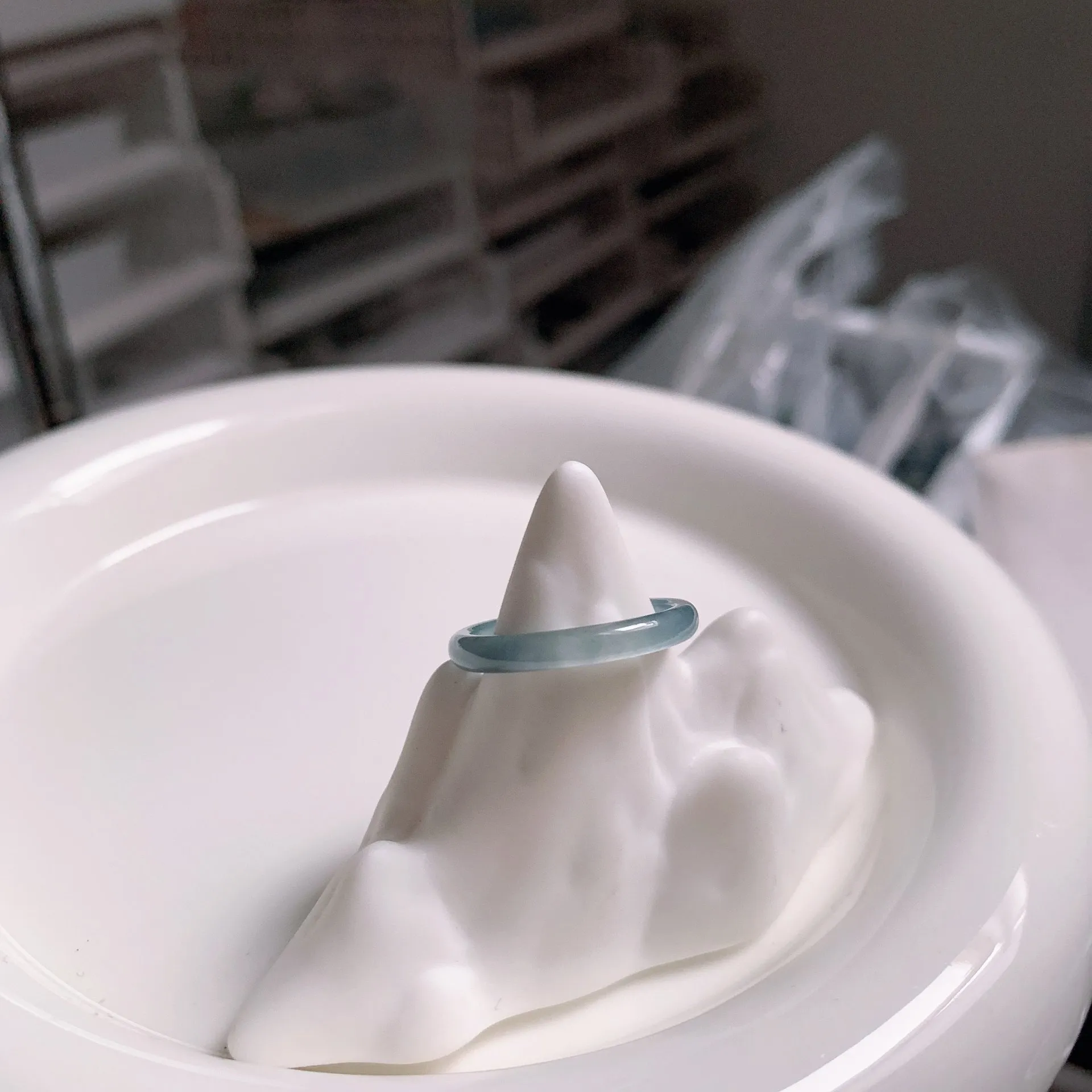超起光深藍翡翠戒圈