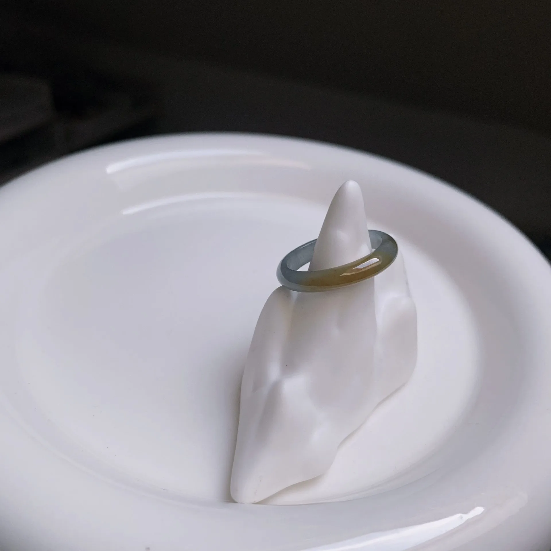 烟灰蜂蜜黃翡翠戒圈