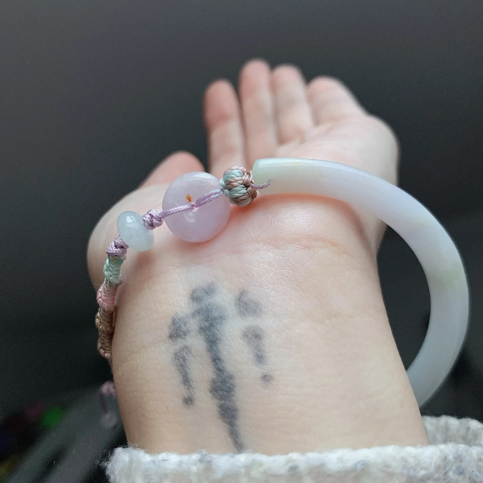 春彩設計款天然翡翠半鐲